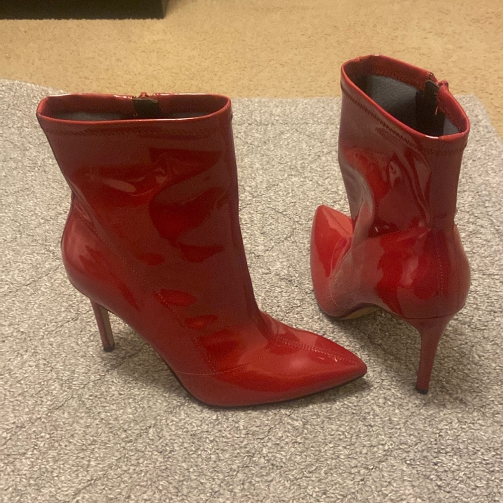 Red shinny heel boot